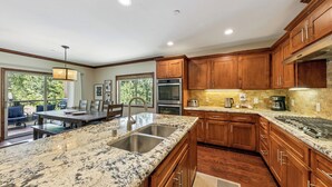 Coffee/tea maker, fridge, microwave, oven - Steps to Heavenly, Lake & More | Tahoe Woods #101 (South Lake Tahoe)