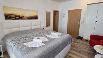 1 bedroom, iron/ironing board, WiFi, bed sheets