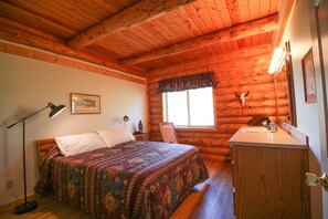 4 habitaciones, tabla de planchar con plancha y cuna de viaje 