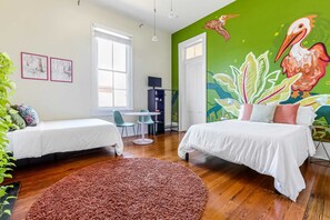 4 slaapkamers, een strijkplank/strijkijzer, reisbedje, wifi