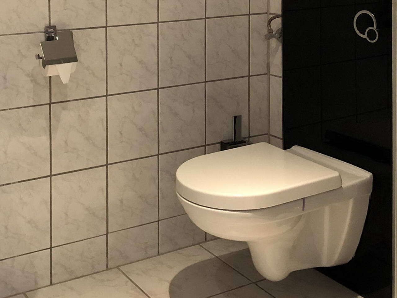 twin room, private bathroom (incl. netflix and nespresso) | bathroom | shower, hair dryer, towels