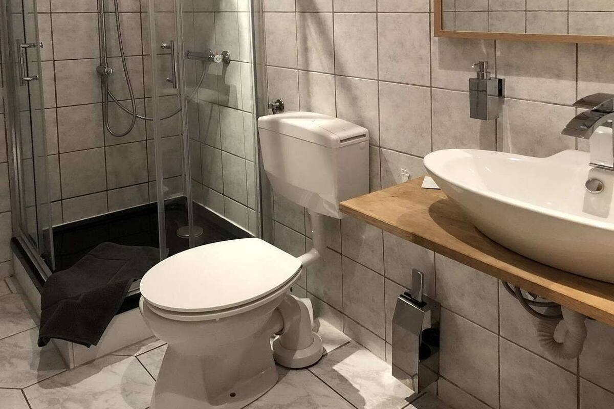 apartment, 2 bedrooms, private bathroom (incl. netflix and nespresso) | bathroom | shower, hair dryer, towels