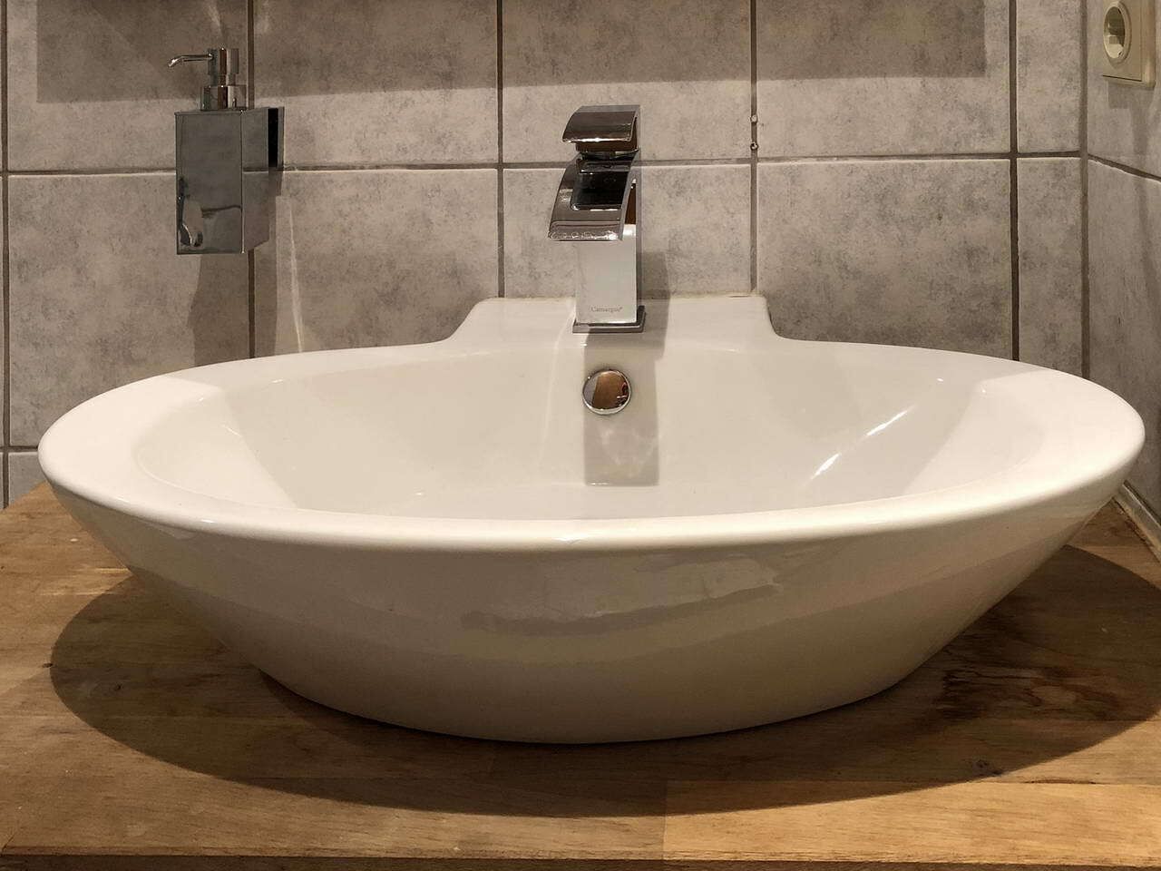 apartment, 2 bedrooms, private bathroom (incl. netflix and nespresso) | bathroom | shower, hair dryer, towels