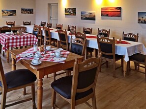 Daily full breakfast for a fee - Landlust Hotel (Gransee)