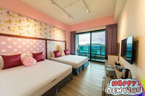 1 bedroom, desk, blackout curtains, soundproofing