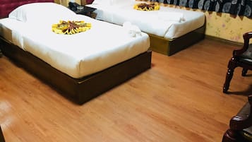 Standard Twin Room | Minibar, desk, blackout drapes, soundproofing