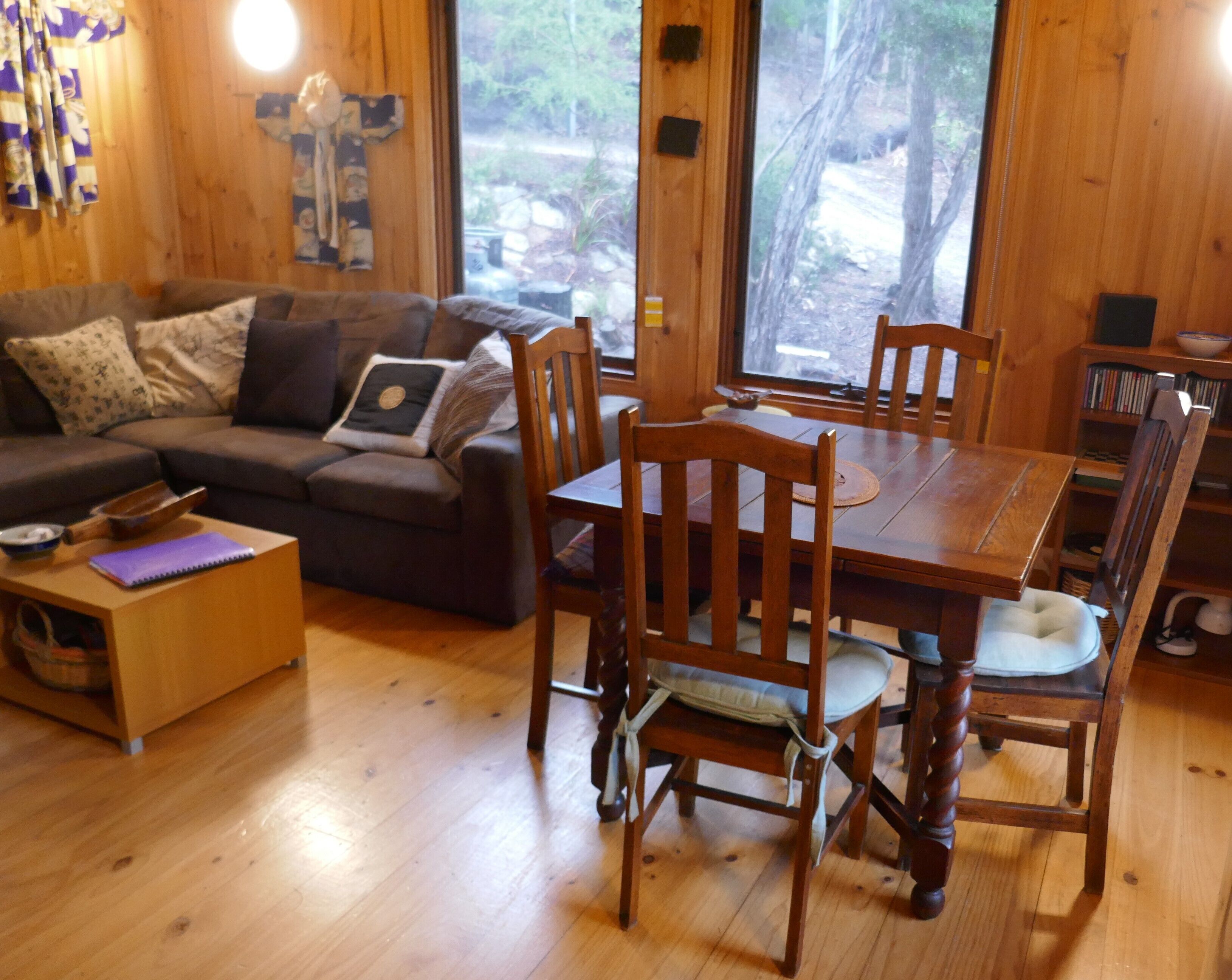 Albie's Cottage: Cute Secluded Timber Home On A Bush Block By The Sea - Tasmania