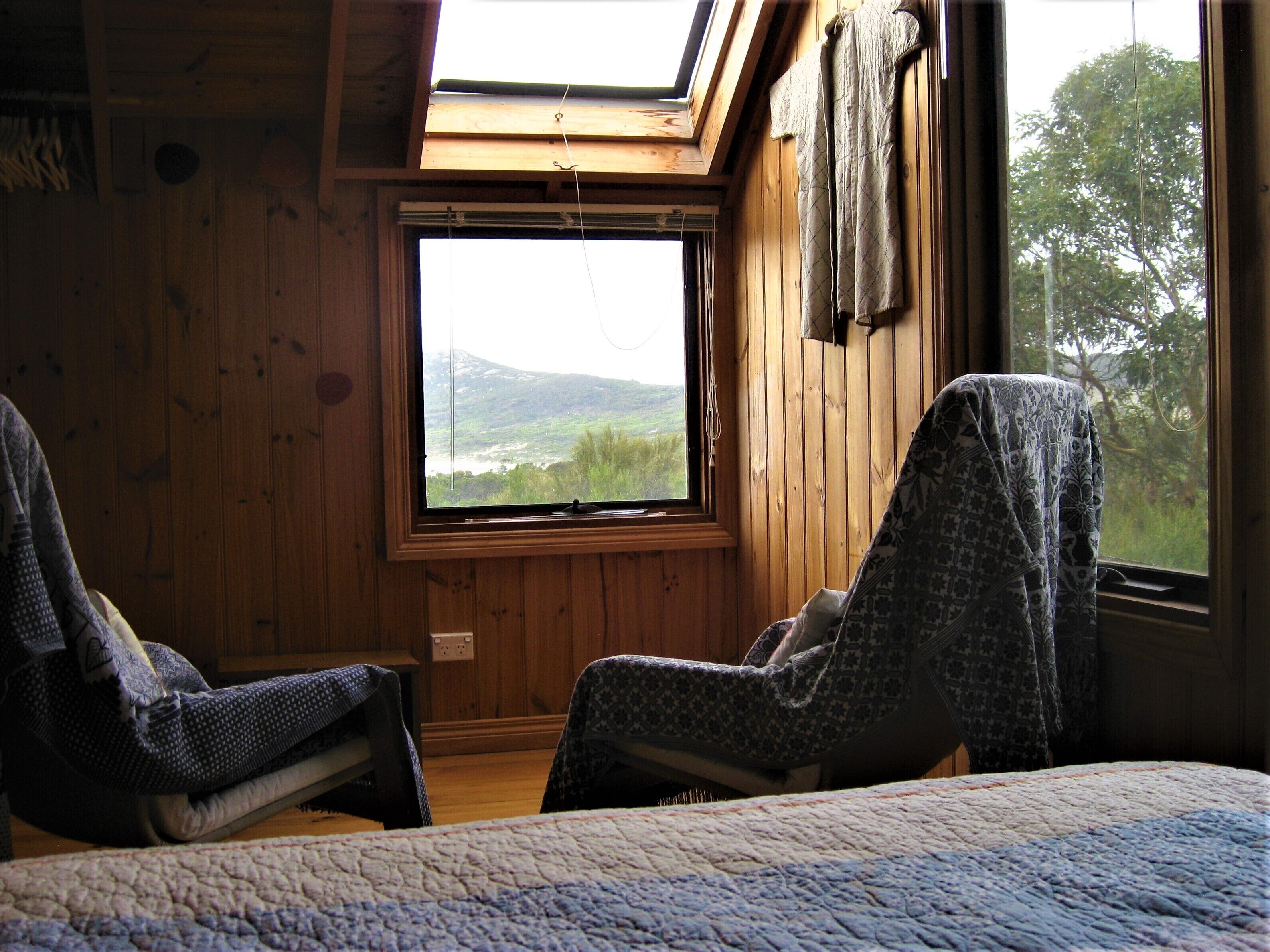 1 chambre, bureau, draps fournis