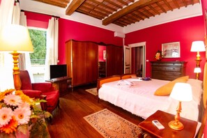 4 chambres, fer et planche à repasser, lit parapluie, Wi-Fi gratuit