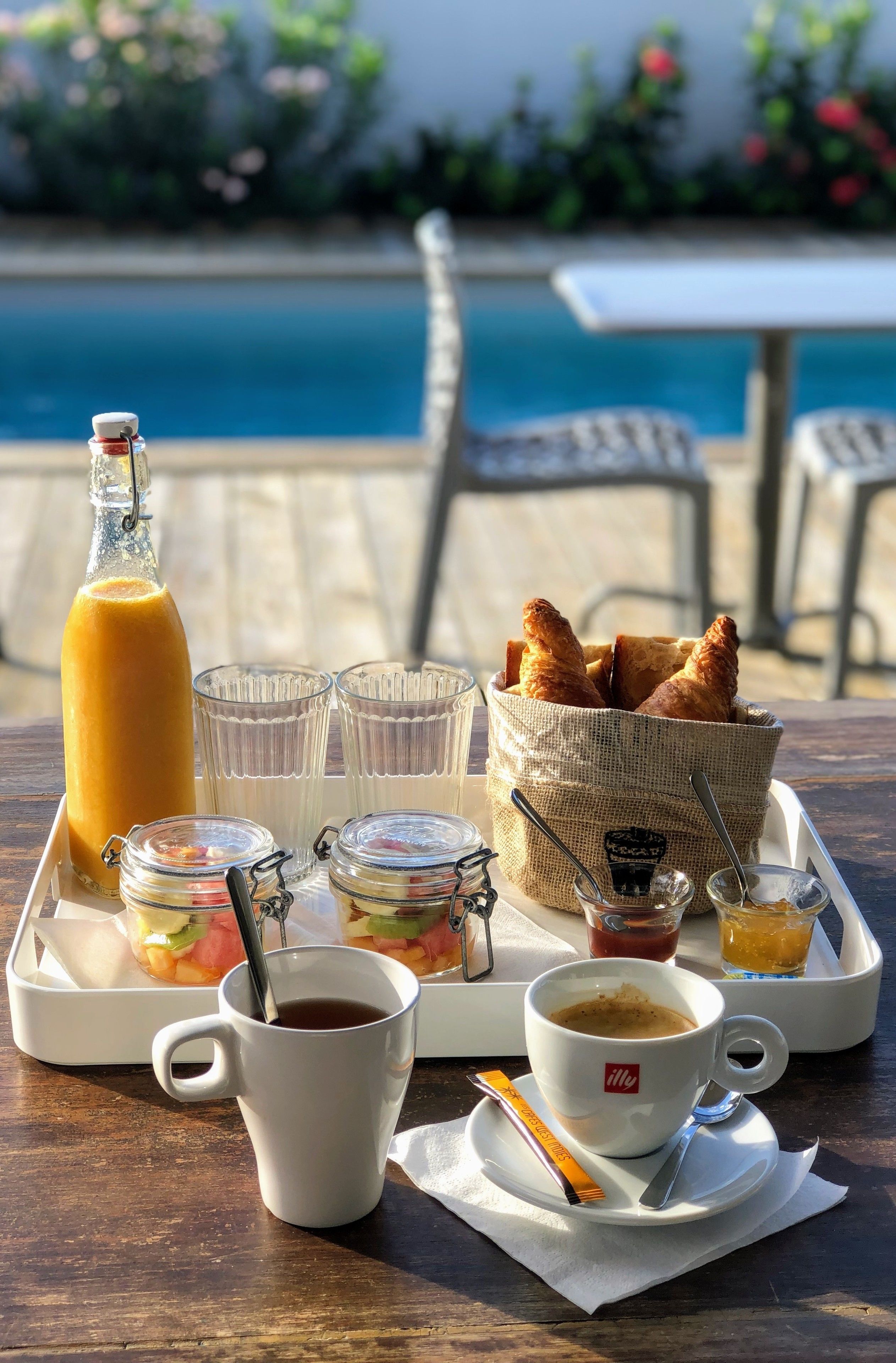 free daily continental breakfast