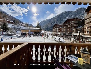 Property grounds - Studio for 4, central location, south-facing balcony, non-smoker (Valfréjus)