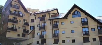 Mountain Studio Near Shops and Ski Lifts - Sleeps 4