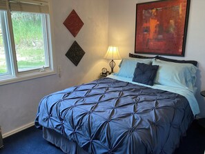 2 bedrooms, iron/ironing board, free WiFi, bed sheets - PICTURESQUE BLUFF SIDE APARTMENT IN HOME (Colorado Springs)