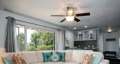 PICTURESQUE BLUFF SIDE APARTMENT IN HOME