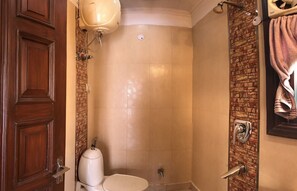 Hair dryer, towels, shampoo, toilet paper - The place to stay when you are in New Delhi (New Delhi)