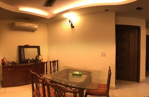 Dining - The place to stay when you are in New Delhi (New Delhi)