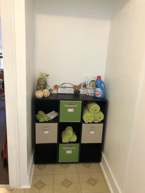 Interior - Cozy 2 bedroom upper- Racine WI (Racine)