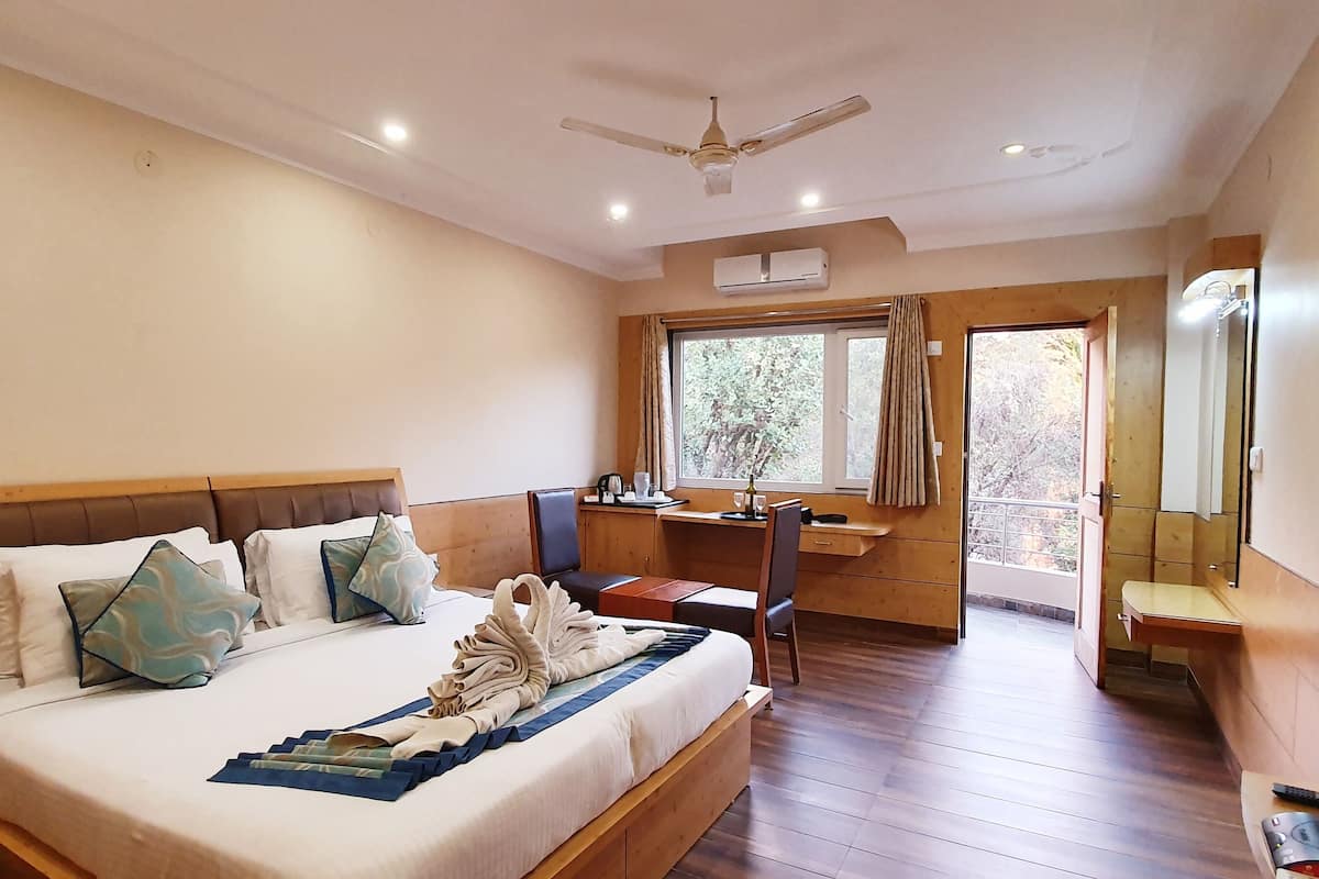 Superior Room Mountain View with Baclony | 1 bedroom, Egyptian cotton sheets, premium bedding, pillowtop beds