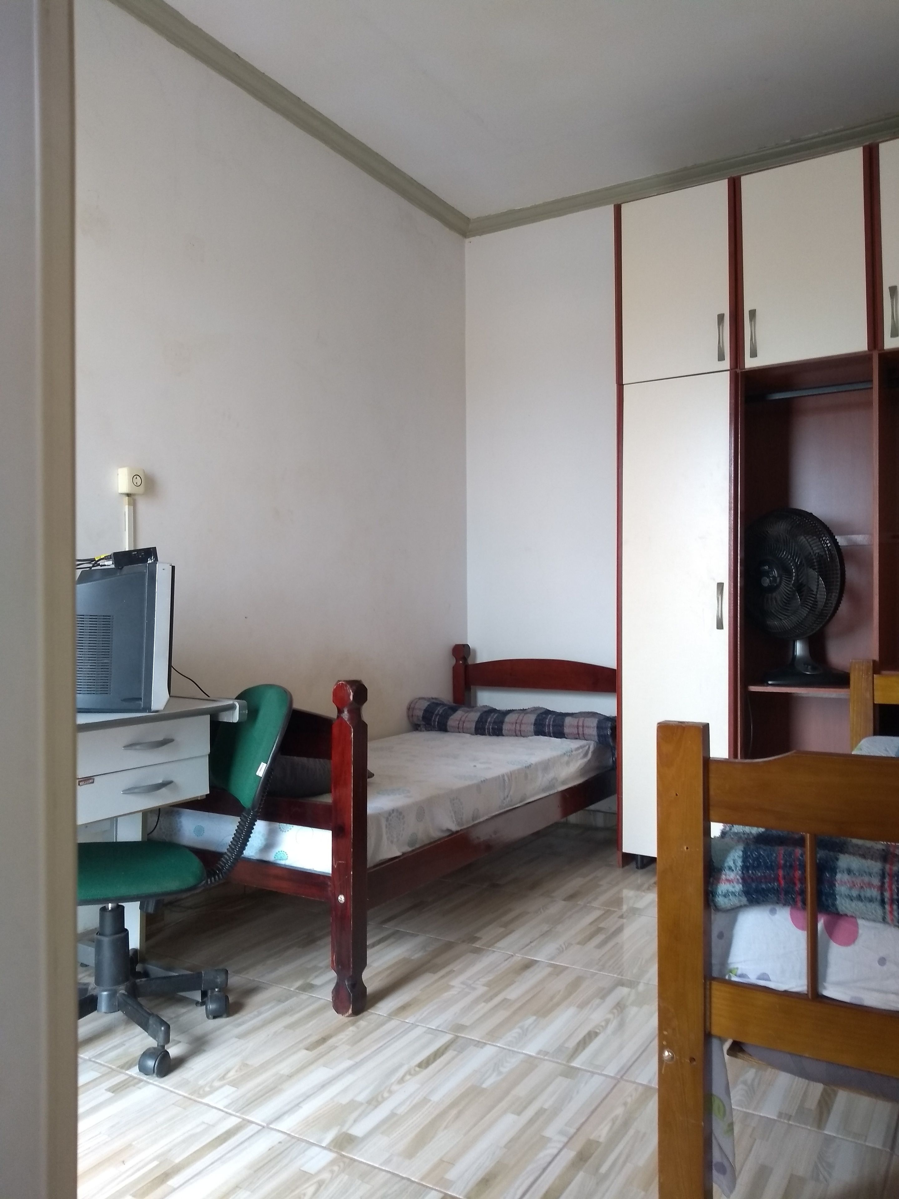 Room, 2 Single Beds, Non Smoking | Iron/ironing board, free WiFi, bed sheets