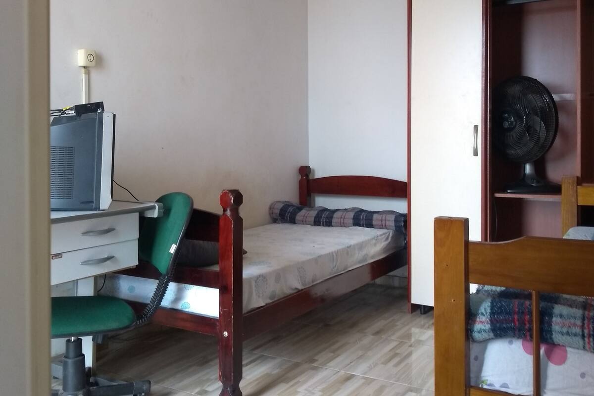 Room, 2 Single Beds, Non Smoking | Iron/ironing board, free WiFi, bed sheets