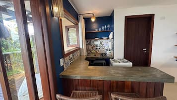 Honeymoon Apartment, 1 Katil Ratu (Queen), Non Smoking, Sea View | Dapur peribadi | Ketuhar gelombang mikro, cerek elektrik, pembakar roti, pengisar