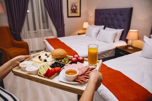 Tägliches inbegriffenes kontinentales Frühstück