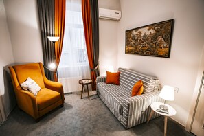 Suite Deluxe | Minibar, coffres-forts dans les chambres, décoration personnalisée