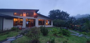 Front of property - OutBox Inn (Monteverde)