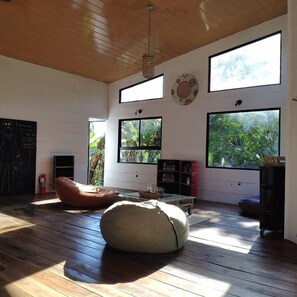 Basic Triple Room, Multiple Beds, Non Smoking - OutBox Inn (Monteverde)