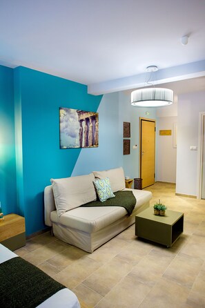 Signature Studio (1) | Living area - Emerald Suite (Athens)