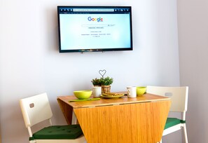 In-room dining - Emerald Suite (Athens)