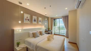 1 bedroom, in-room safe, desk, iron/ironing board