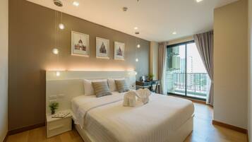1 bedroom, in-room safe, desk, iron/ironing board