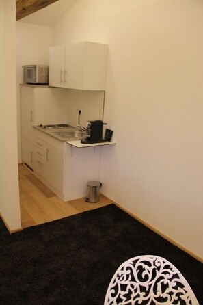 Apartemen (Green) | Dapur pribadi | Lemari es, microwave, oven, dan kompor