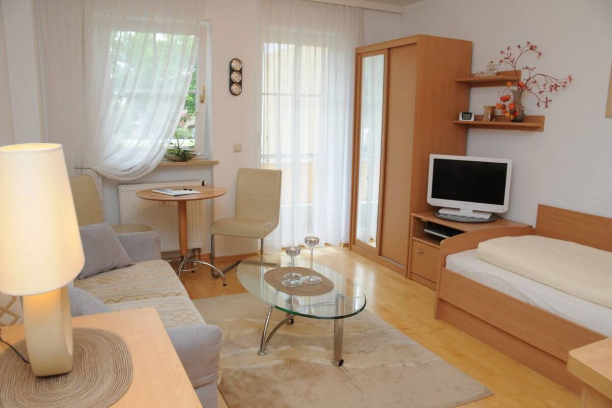 In-room safe, desk, WiFi (free), bed sheets