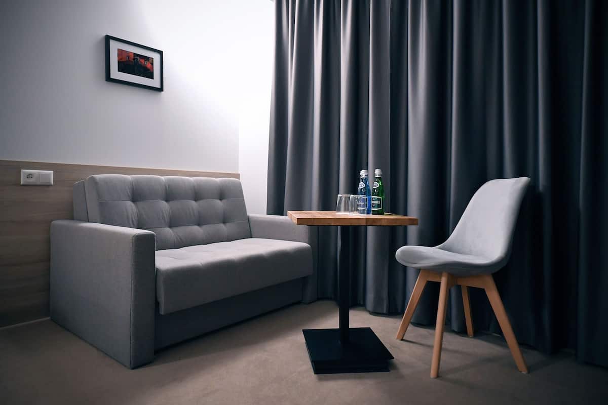 Deluxe Double Room | Hypo-allergenic bedding, in-room safe, desk, soundproofing