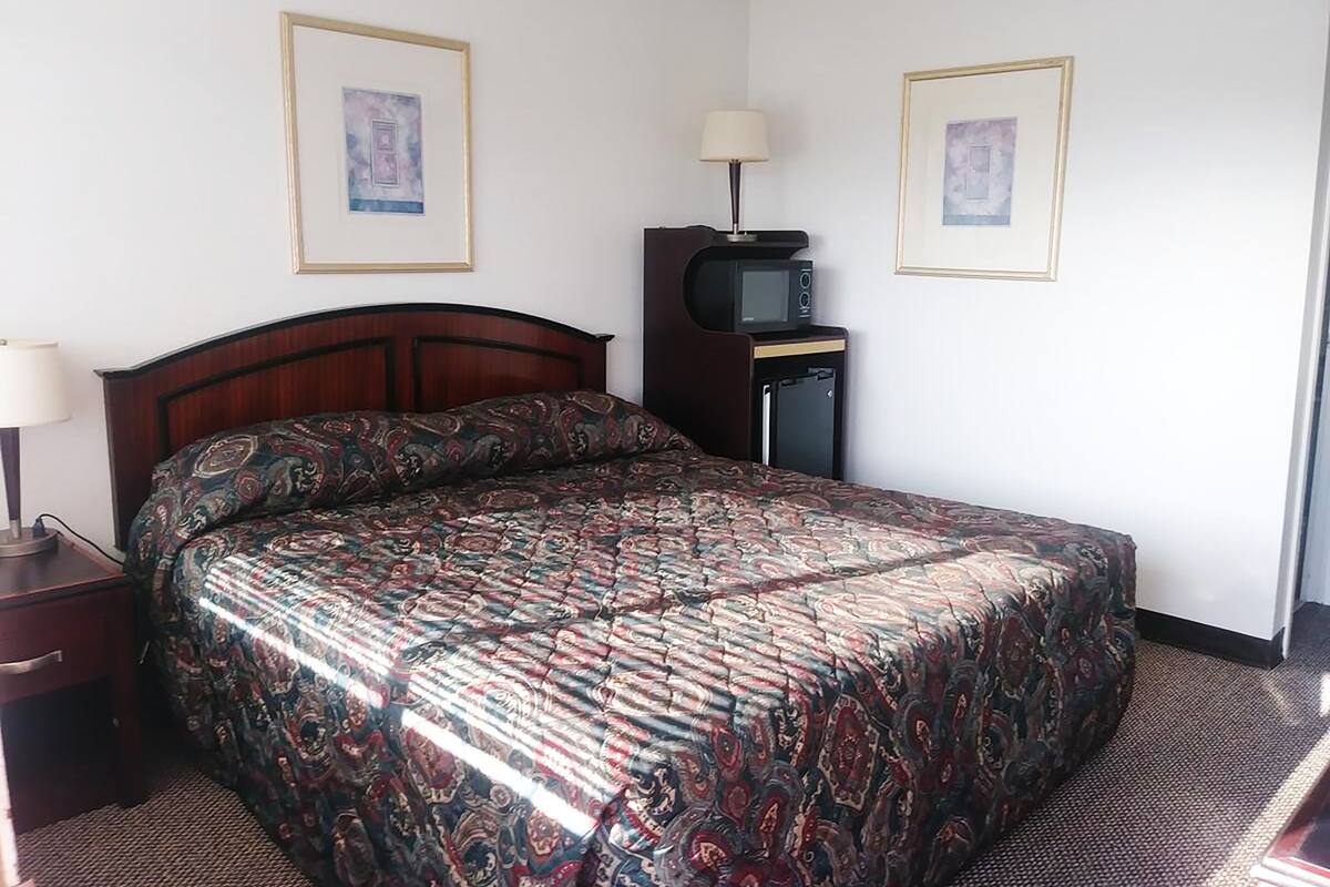 Desk, iron/ironing board, free WiFi