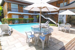 Outdoor pool, pool loungers