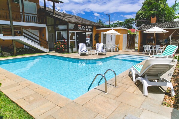 Outdoor pool, pool loungers