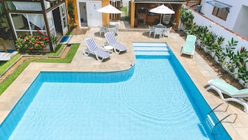 Outdoor pool, pool loungers