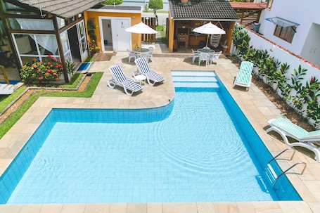 Outdoor pool, sun loungers