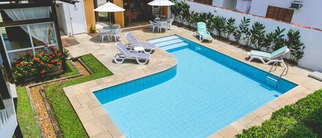 Outdoor pool, sun loungers