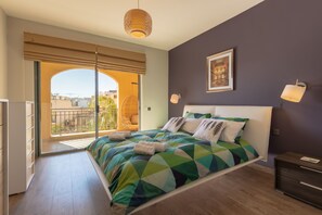 Luxury Apartment, Sea View (2) | Blackout drapes, iron/ironing board, free WiFi, bed sheets - 3BR LUXURY PORTOMASO MARINA (St. Julian's)