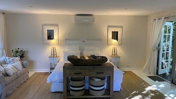 1 slaapkamer, een strijkplank/strijkijzer, gratis wifi, beddengoed