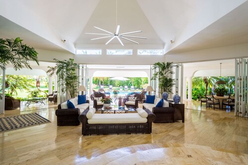 Casa de Campo, Beautiful Villa with Pool Next to Golf Course and Beach/Sleeps 8