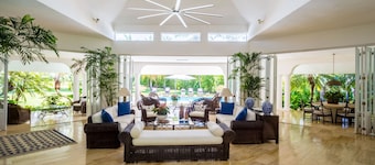 Casa de Campo, vakker villa med basseng ved siden av golfbane og strand / soveplass til 8