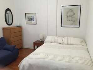 2 室のベッドルーム、アイロン / アイロン台、インターネット、ベッドシーツ