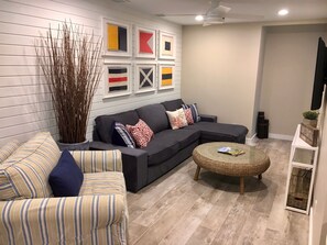 Smart TV, books, stereo