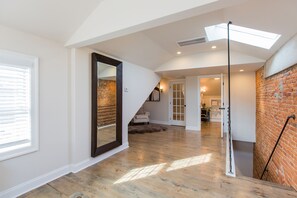 Interior - Sycamore Downtown Vista  (Lancaster)