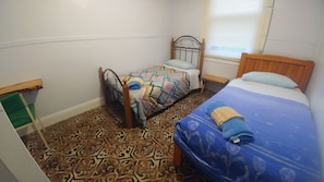 5 Schlafzimmer, Bügeleisen/Bügelbrett, kostenloses WLAN, Bettwäsche